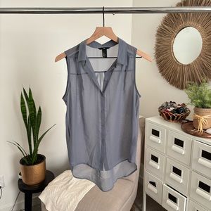 🪴$5/25🪴 H&M Sheer Periwinkle Sleeveless Button Down Chiffon Blouse Top 2